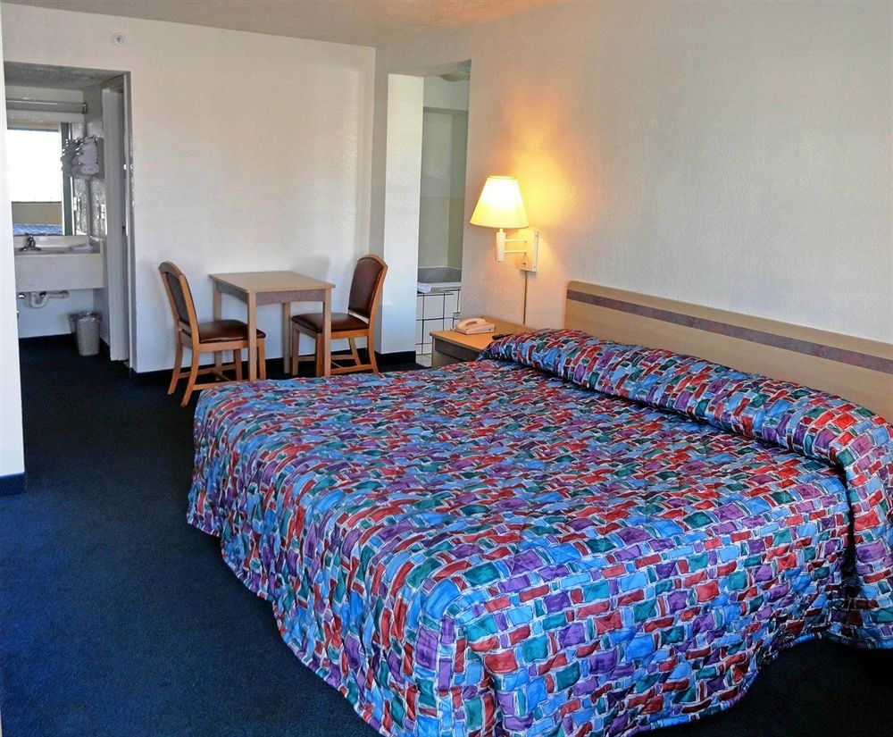 Days Inn By Wyndham Indianapolis South ภายนอก รูปภาพ