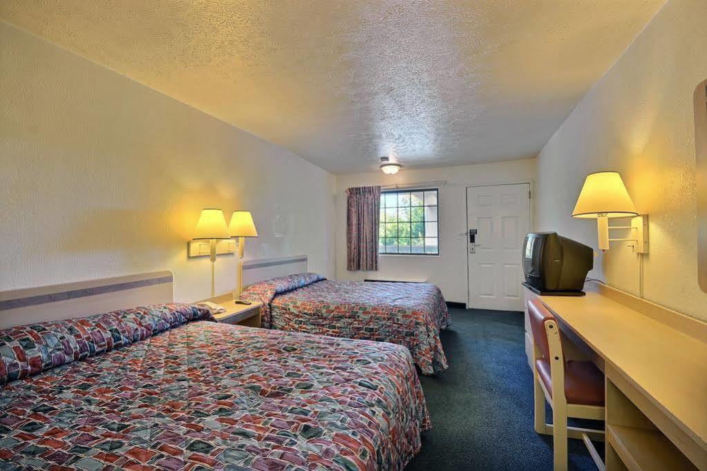 Days Inn By Wyndham Indianapolis South ภายนอก รูปภาพ